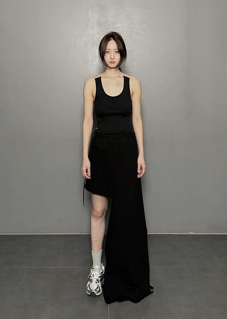 SS25 AMU Silhouette Sleeveless Top #BLACK