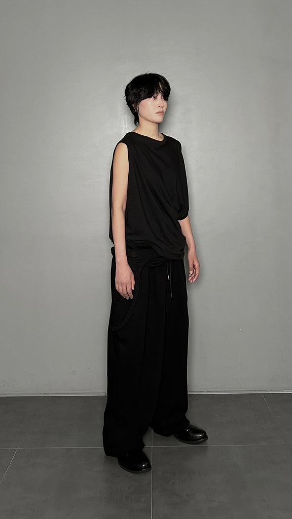 SS25 AMU Unisex Three-hole Sleeveless Top #BLACK