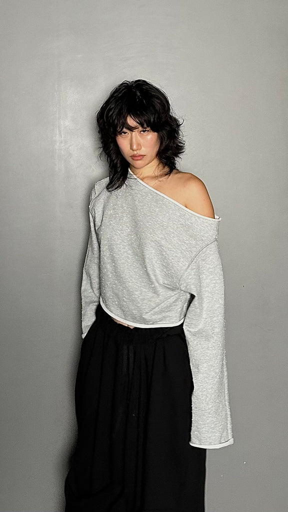 FW25 AMU. Off-shoulder Top (Reversible) #BLACK