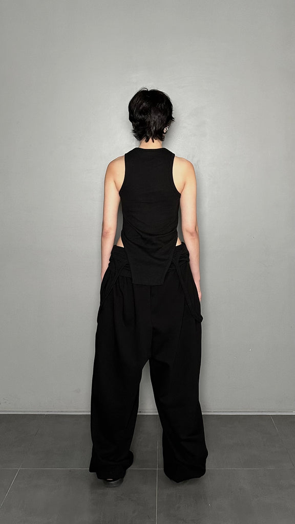 SS25 AMU Curved Sleeveless Top #BLACK