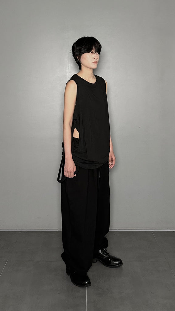 SS25 AMU Unisex Three-hole Sleeveless Top #BLACK