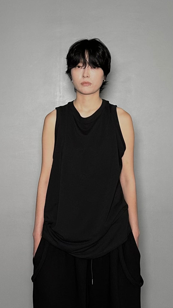 SS25 AMU Unisex Three-hole Sleeveless Top #BLACK