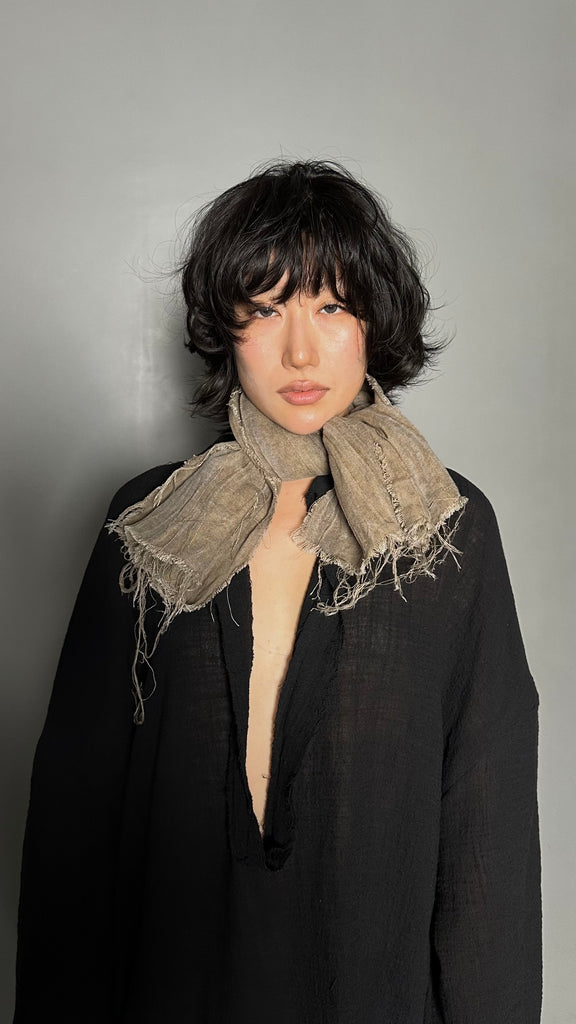 SS25 AMU Unisex. Irregular Crease & Dyed Herringbone Scarf #BEIGE